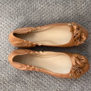Like new Tory Burch brown leather flats